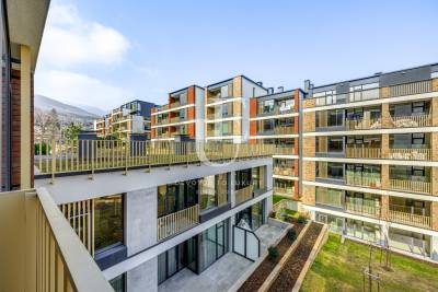 Двустаен апартамент за продажба в затворен комплекс в кв. Бояна