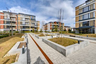 Тристаен апартамент за продажба в затворен комплекс в Бояна