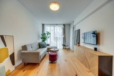 Обзаведен двустаен апартамент за продажба в кв. Бояна