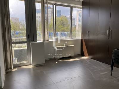 Чудесен офис под наем в кв. Изток