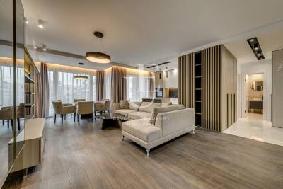 Нов апартамент под наем във "Флора гардън"