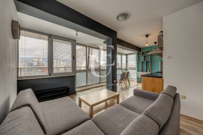 Артистичен и фунционален апартамент на комуникативна локация