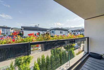 Нов апартамент с три спални в Резиденшъл парк под наем