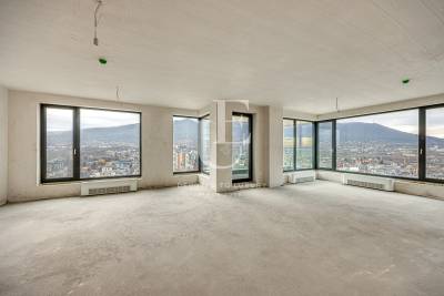 Неповторим пентхаус с 4 спални в ексклузивна сграда 