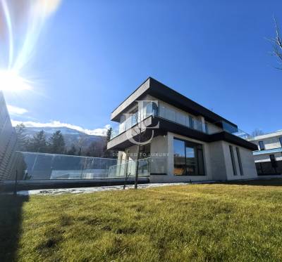 Нова къща в района на Киноцентъра, за продажба