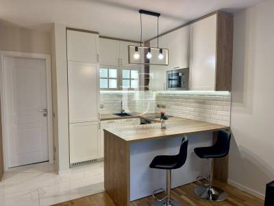 Кокетен апартамент с една спалня под наем в Парк Вю Резиденс