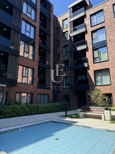 Стилен двустаен обзаведен апартамент в затворен комплекс