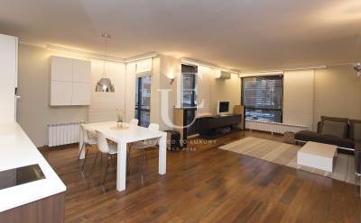 Обзаведен апартамент с двоен гараж, за продажба