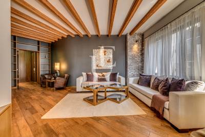 Изтънчен апартамент с отлична локация под наем