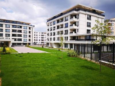 Двустаен апартамент за продажба в затворен комплекс кв. Младост