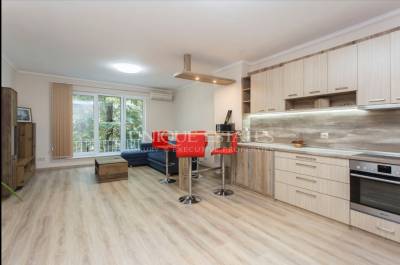 Тристаен апартамент под наем на ул. Велико Търново