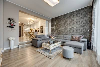 Нова къща с 4 спални в кв. Драгалевци