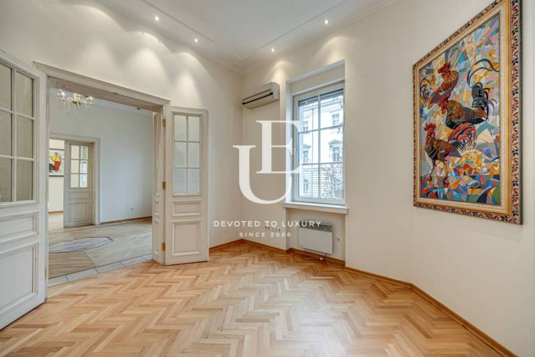 Просторен офис в сърцето на гр. София