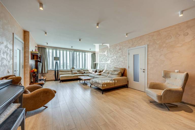 Тристаен обзаведен апартамент в нова сграда за продажба