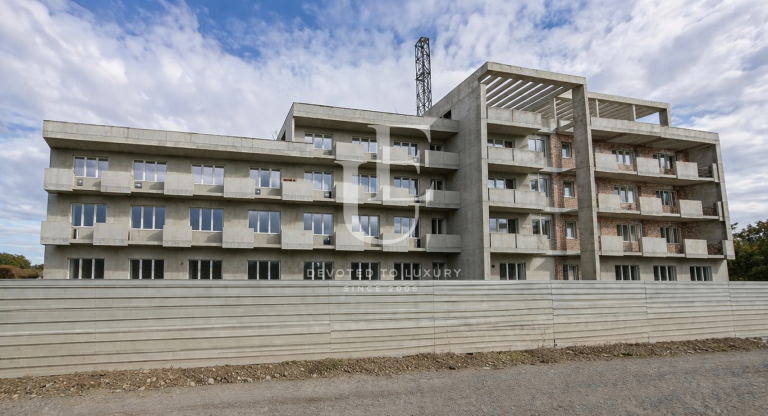 Сграда - общежитие за персонал за продажба в близост до София