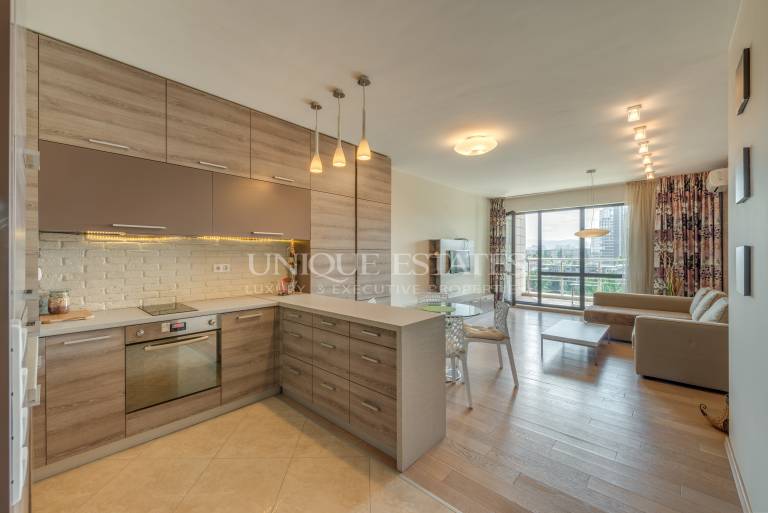 Stylish two-bedroom apartment in the prestigious "Este" complex