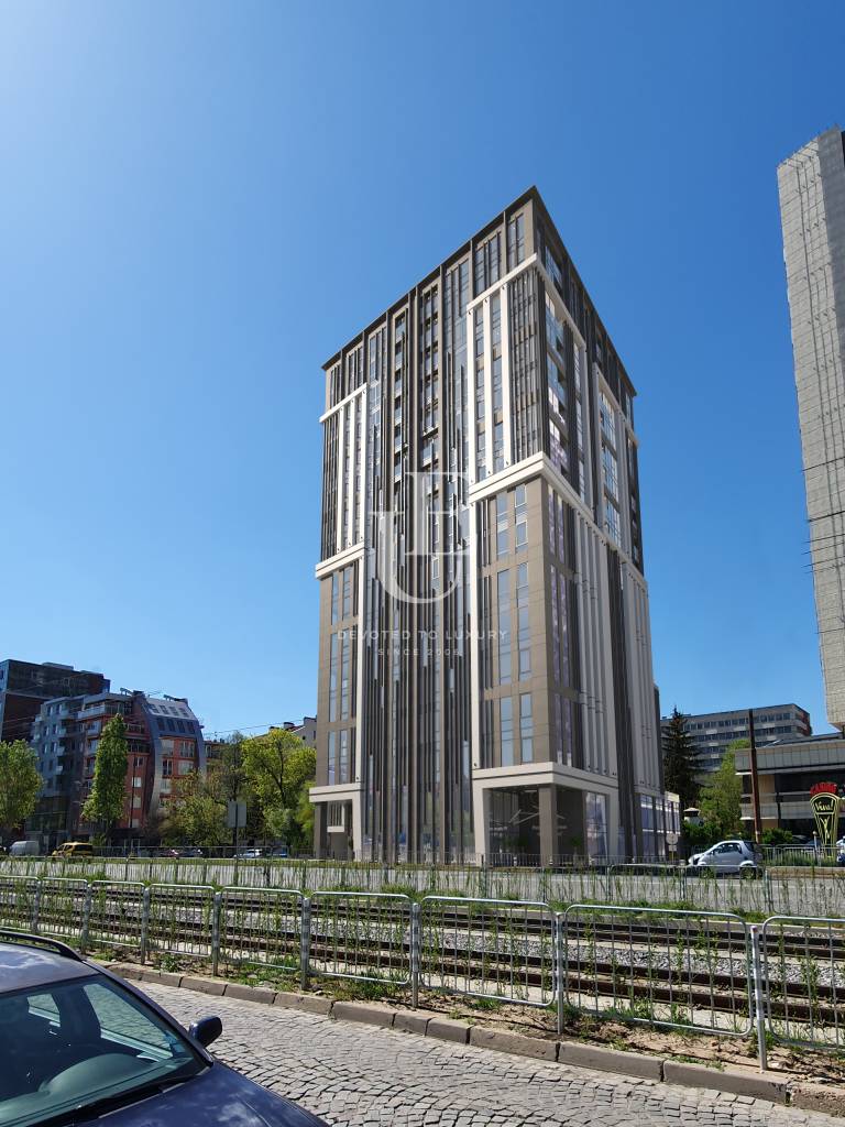 Two-bedroom apartment in a luxurious new building in the Center