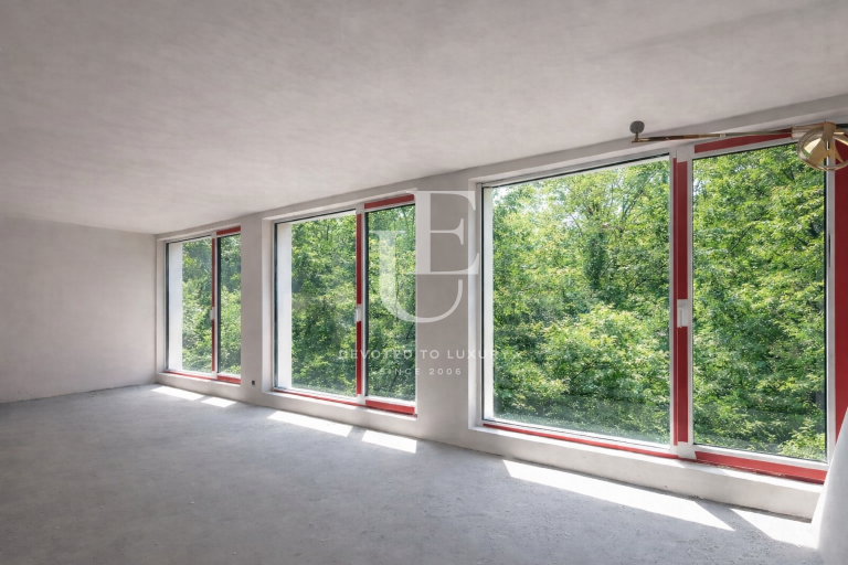 Excellent new apartment with five bedrooms, for sale