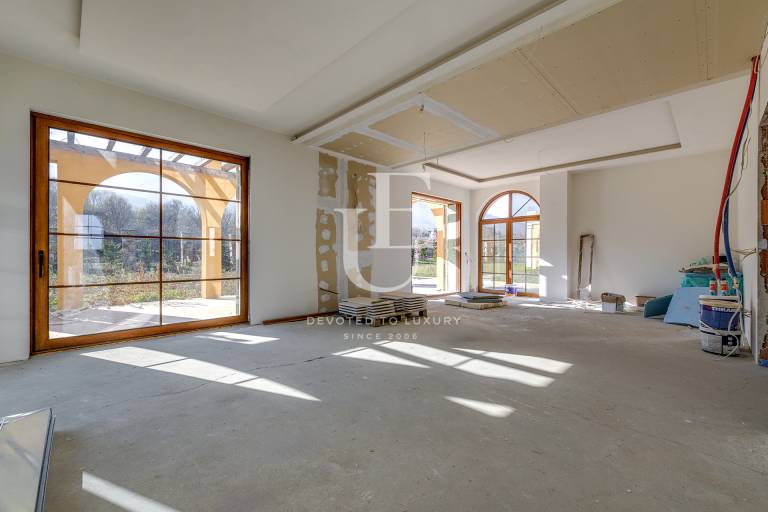 House with backyard in Dragalevtsi with great views 