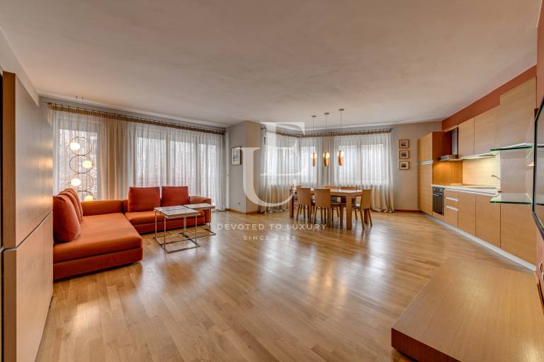 Тристаен апартамент за продажба в затворен комплекс Макси