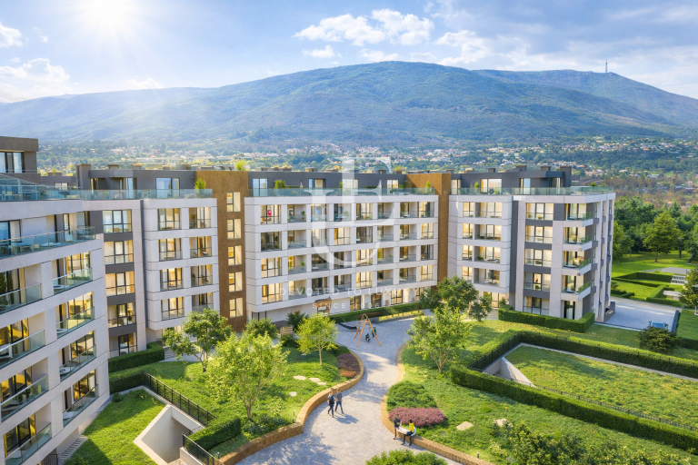 Four-bedroom apartment with a panoramic terrace in a residential 