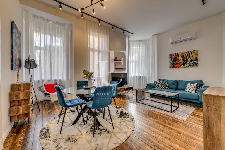 Two - bedroom apartment for rent in the city center