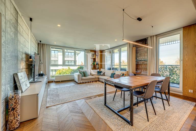 Просторен апартамент с четири спални в Резиденшъл парк София