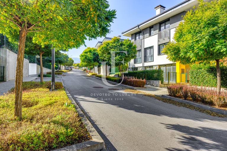 Просторен апартамент с четири спални в Резиденшъл парк София