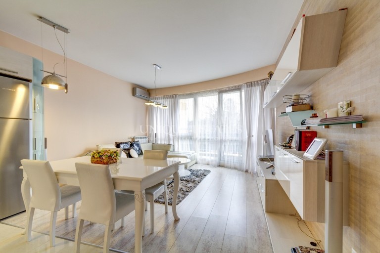 Designer apartment for rent in Este
