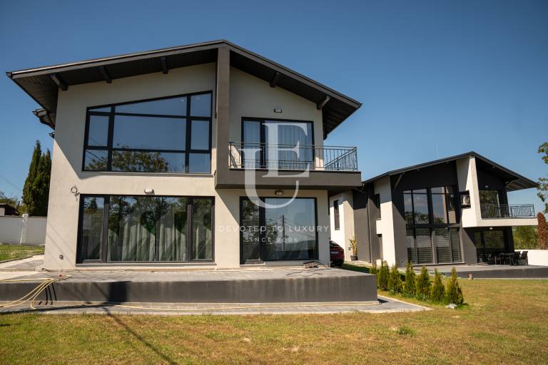Excellent house for sale by the sea in Kranevo