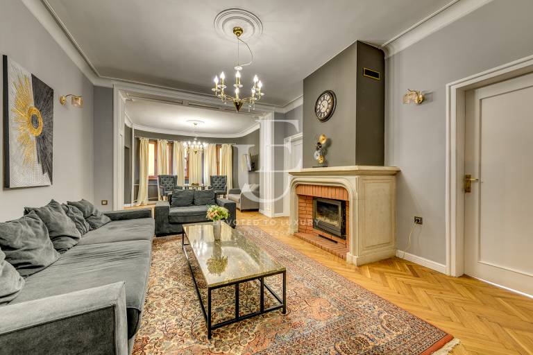 Luxury Three-Bedroom Apartment on Solunska Street with Garage 