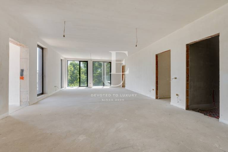 Прекрасен четиристаен апартамент с невероятни гледки към града