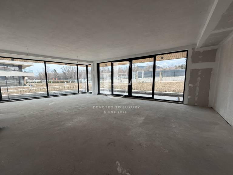 Two-bedroom apartment with a yard in the Moreni Club Residence