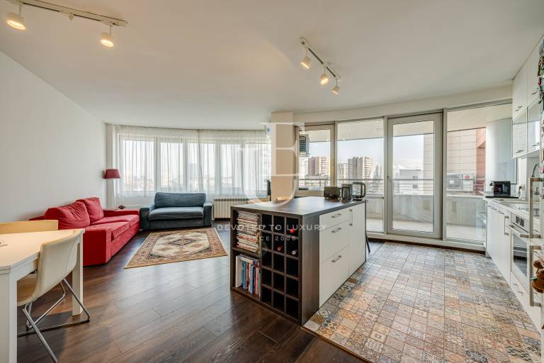 Luxury apartment in Prestigious Gated Complex with SPA & Security