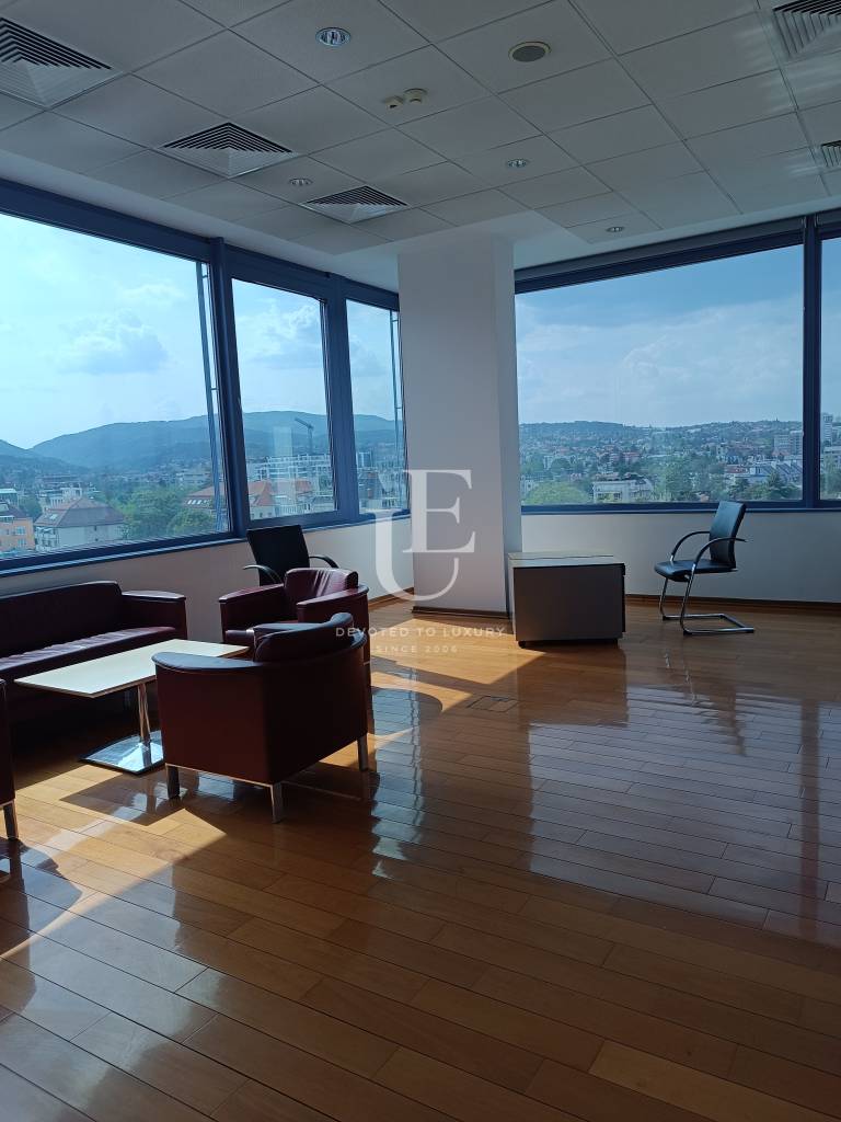 Offices for rent in Pavlovo district in a luxury building