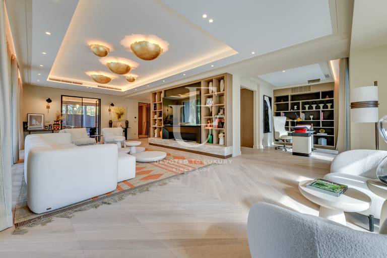 Луксозна къща с уникална идентичност и безупречно изпълнение