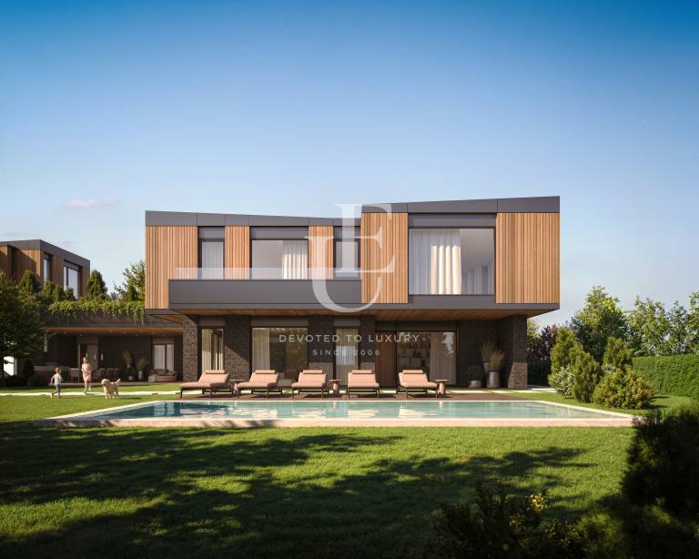 Елегантна, стилна къща с вътрешен басейн в затворен комплекс