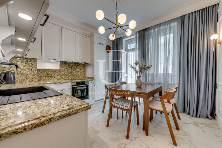 Designer apartment in a top center for sale