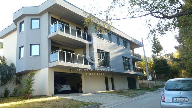 A beautiful terraced house in the village of Kladnitsa