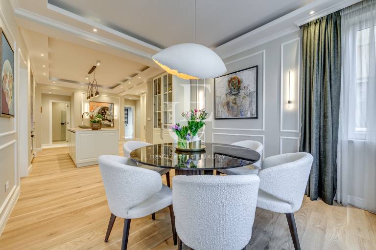 Elite Apartment with Sophisticated and Stylish Design, Doctor’s M