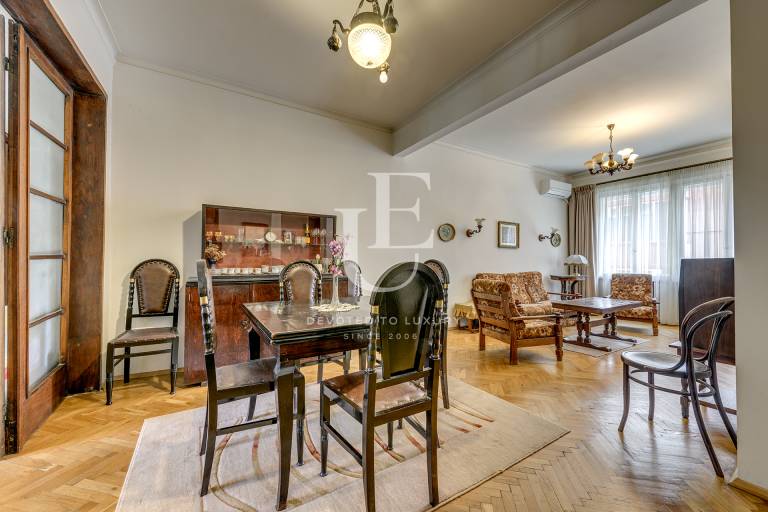 Elegant two bedroom apartment on Shishman Street for sale