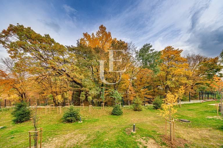 South-east facing apartment with high ceilings in a gated complex