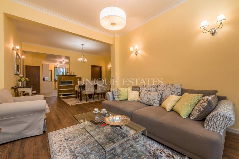Unique and aristocratic two bedroom apartment on San Stefano str