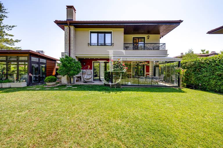 House in exclusive gated community near the Anglo-American School
