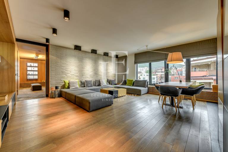 Luxuriously furnished four-room apartment for sale