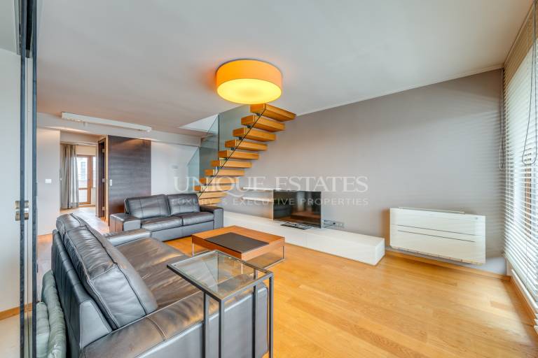 Designer maisonette with incredible views for rent