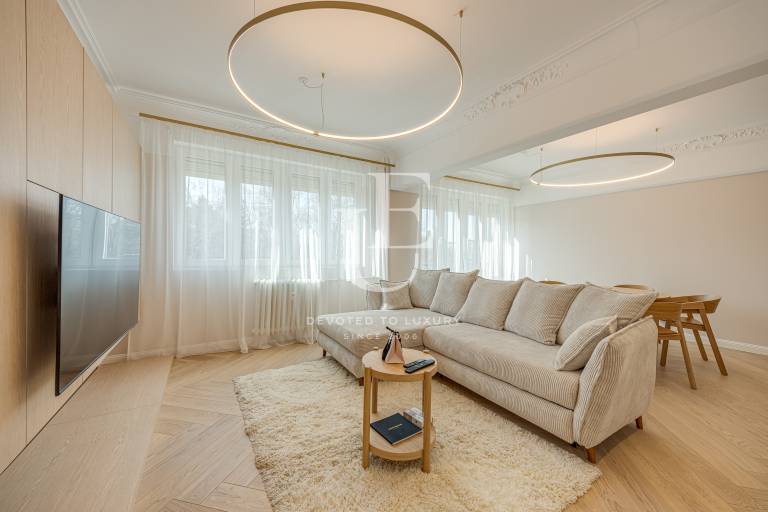 Elegantly furnished apartment opposite to park in the Center 