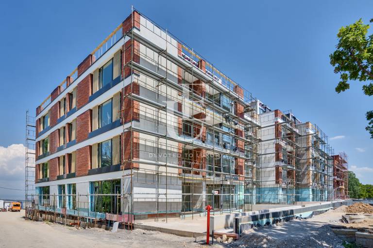 Двустаен апартамент с двор за продажба в кв. Бояна