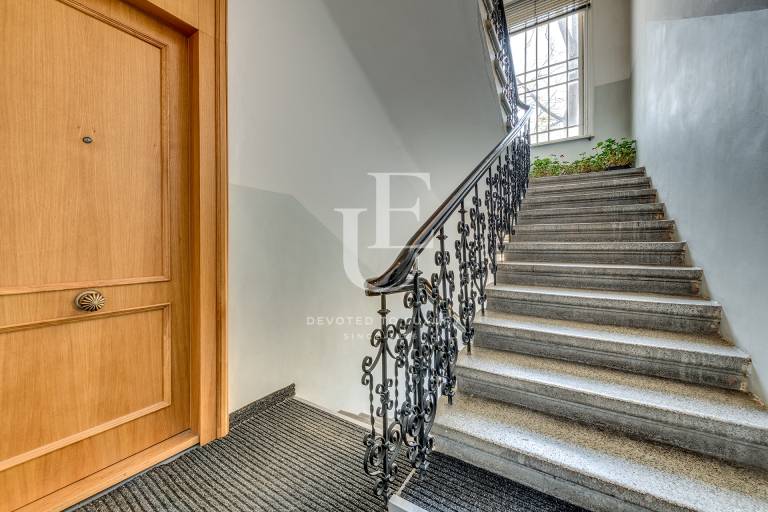 Spacious, representative office in a prestigious location