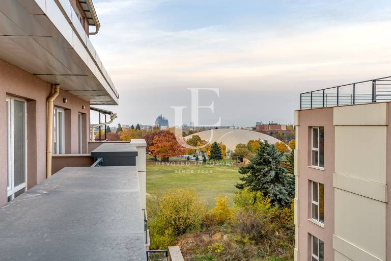 Two-bedroom apartment with views to the mountain